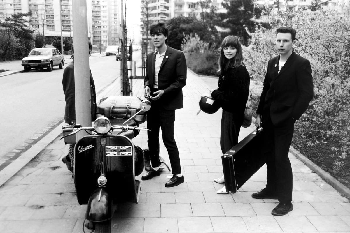 'A' Bomb avec leur scooters dans le quartier de l'Esplanande