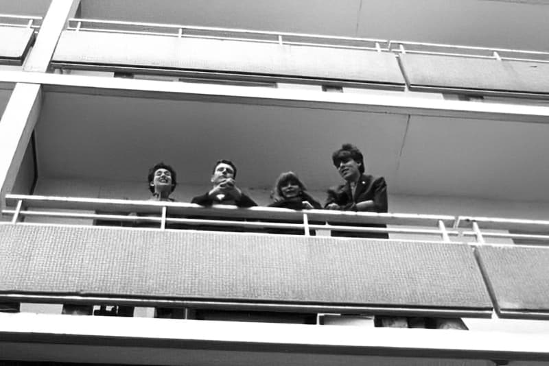 'A' Bomb au balcon d'un immeuble du quartier de l'Esplanade