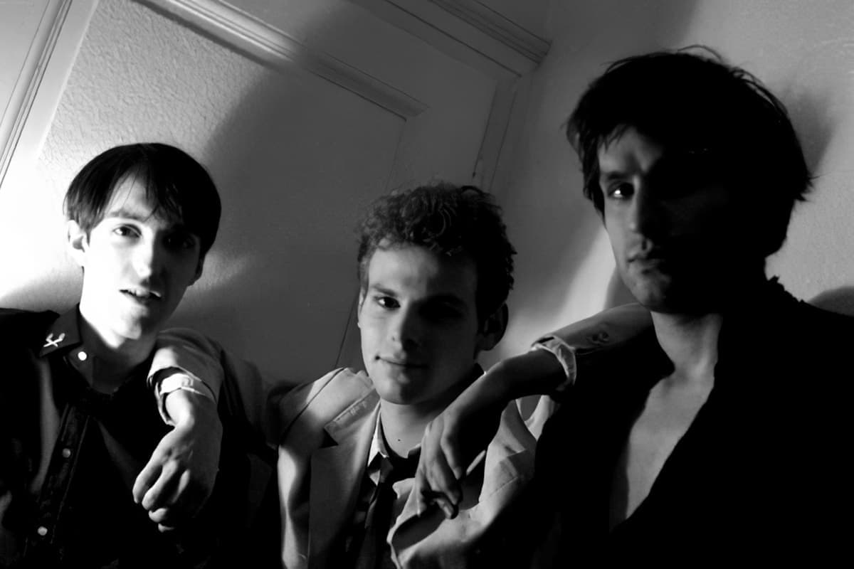 Les Civils par Claude Prat