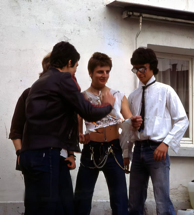 Christian Gyss porte le t-shirt Satanic à sacrifier